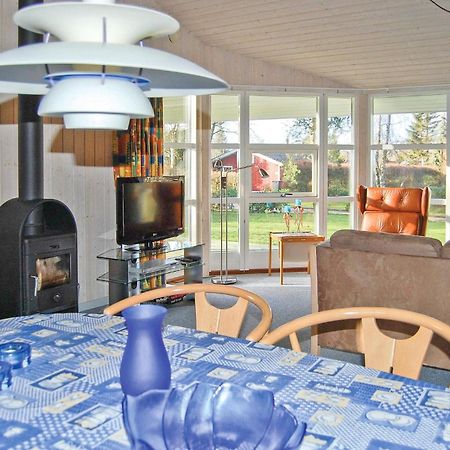 3 Bedroom Cozy Home In Fårvang エクステリア 写真