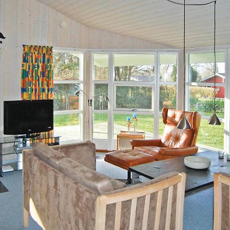 3 Bedroom Cozy Home In Fårvang エクステリア 写真