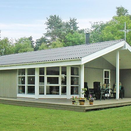3 Bedroom Cozy Home In Fårvang エクステリア 写真