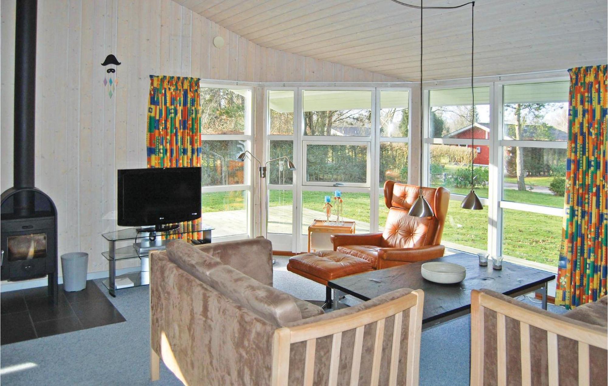 3 Bedroom Cozy Home In Fårvang エクステリア 写真