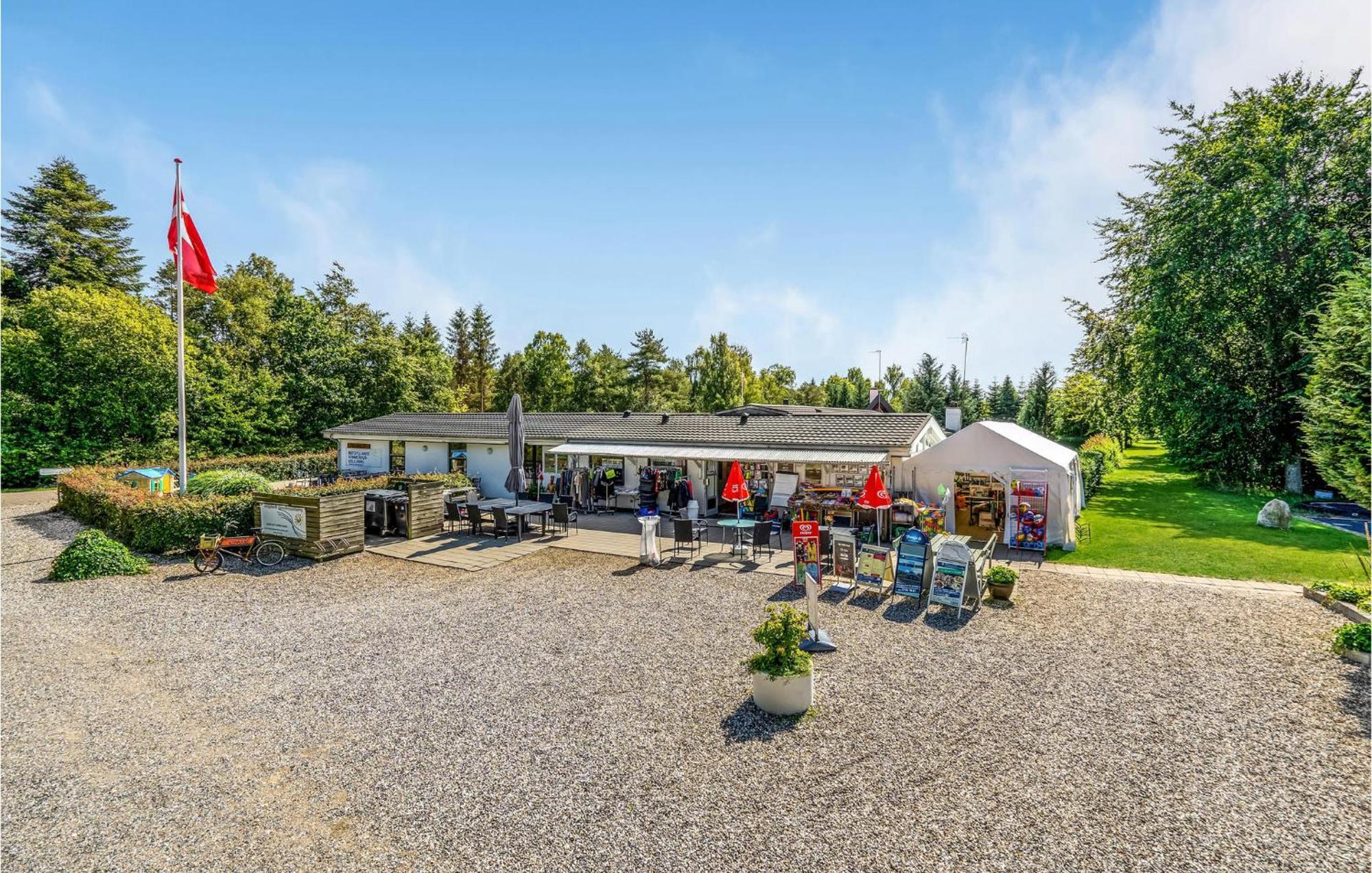 3 Bedroom Cozy Home In Fårvang エクステリア 写真
